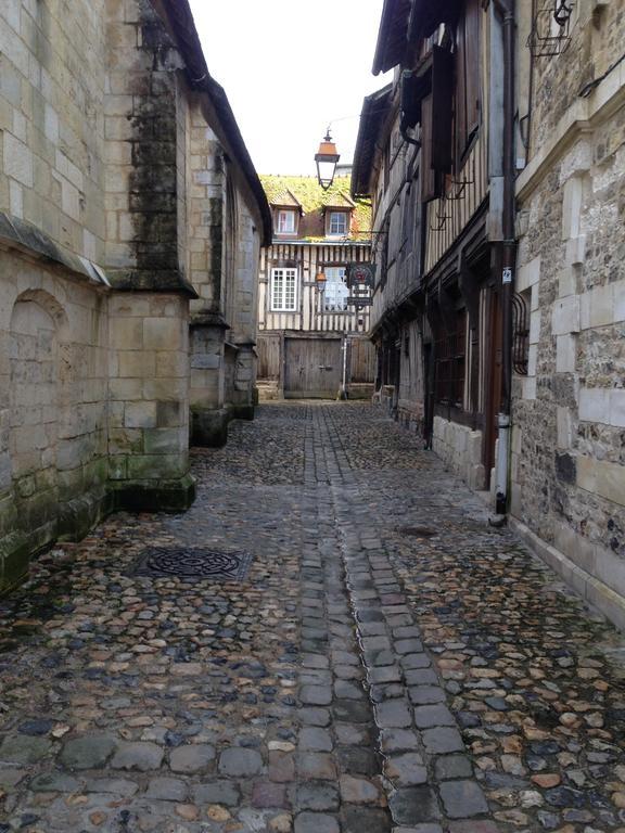 Appartement Le Notre Dame Honfleur Exteriör bild